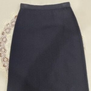 St John knit Skirt, size 4, Black
